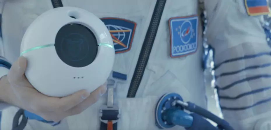 Космический «ВКонтакте», экономичный «Apple», кремлевский «Газпромнефть». Как отмечают юбилеи компаний мировые бренды? — фото 4