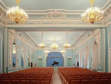 Palais Belosselsky-Belozersky — Salle des Glaces