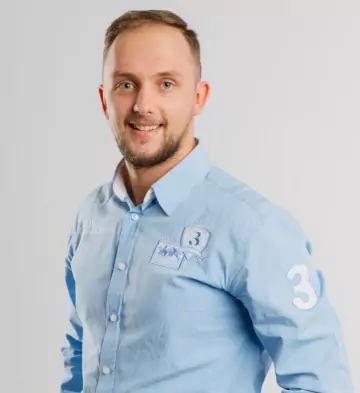 Ilya Nasedkine - Gestionnaire de Comptes
