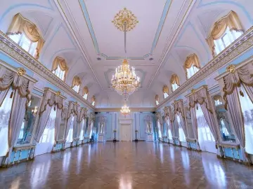 Palacio Konstantinovsky — Salón Azul