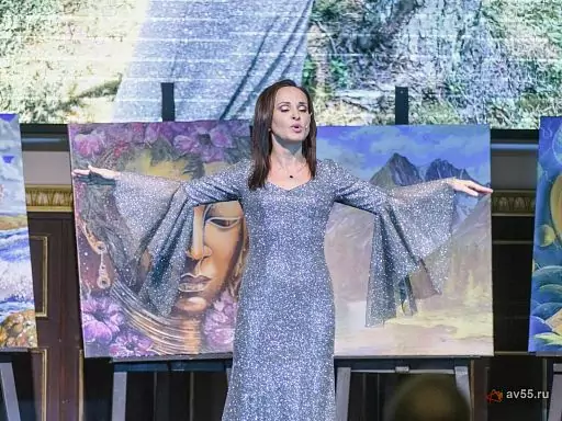 Cantante y poeta Nastia Yákovleva