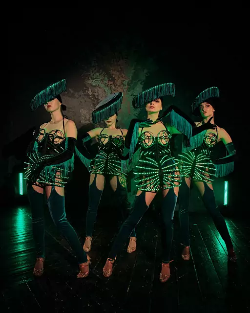 秀场芭蕾舞团“DEFILE”