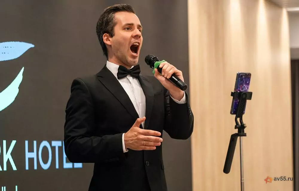 host Vladimir Kulishov — photo 1