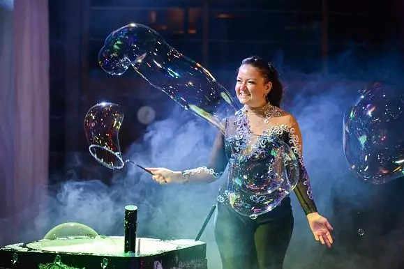 Spectacle de bulles de savon de Lyudmila Daryina