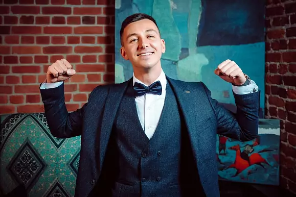 Host Ruslan Vysotsky