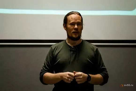 Strategy Speaker Artur Nek