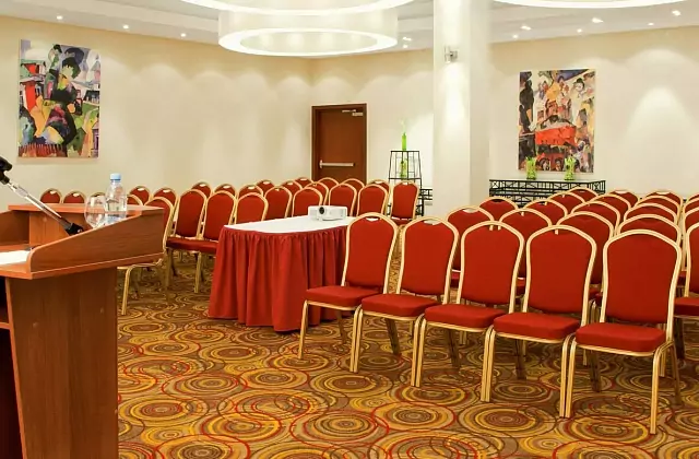 Lesnaya Safmar — Konferents-sala «Moscú»