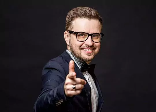 Host Ilya Radetsky