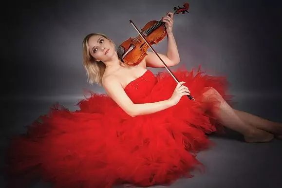 Violinist Polina Shoka