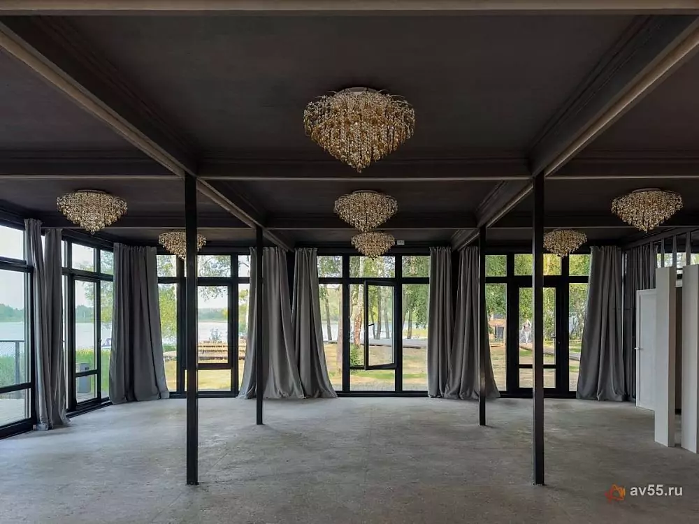 Bereğ Jelanii — Teraslı Panoramik Salon — fotoğraf 1