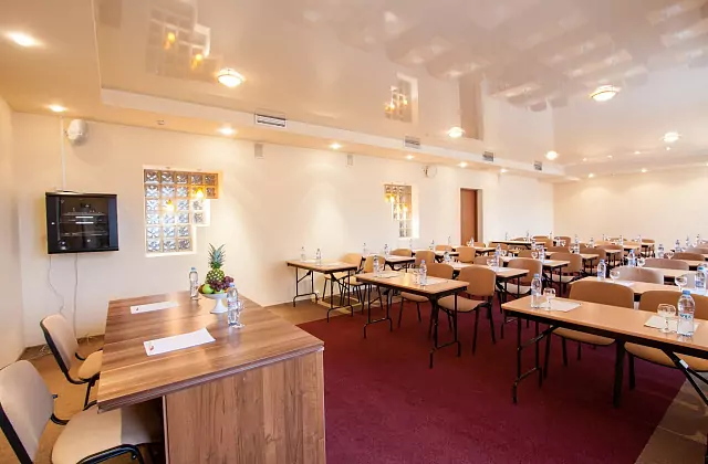 October Hotel — Znamensky Conference Hall