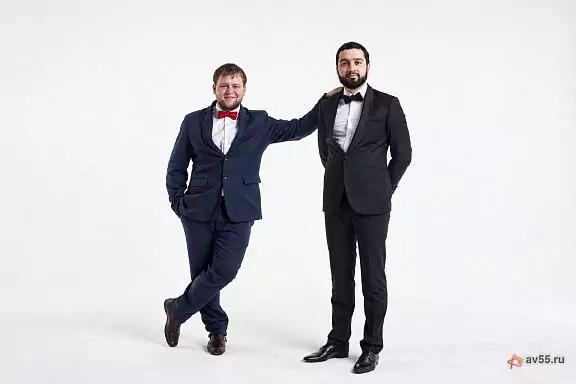 Duo of hosts "Vkvadrate"