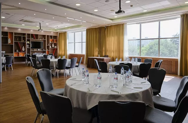 Holiday Inn Moskova Sokolniki — «Neglinka-Pokrovka» Salonu