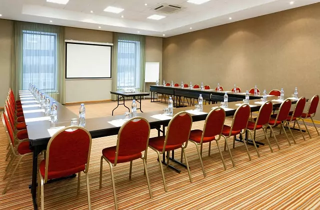 Suschevsky Safmar — Laurus Conference Hall