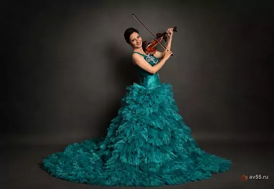 Violinist Kiira Klauss