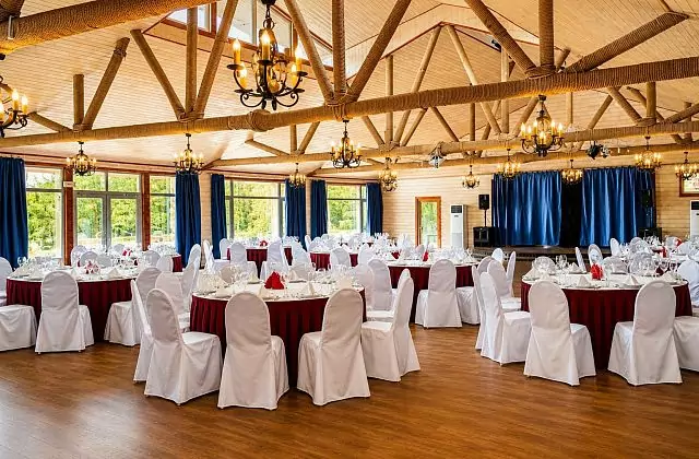 Yakhonty Istra — Restaurant-chalet « Parus »