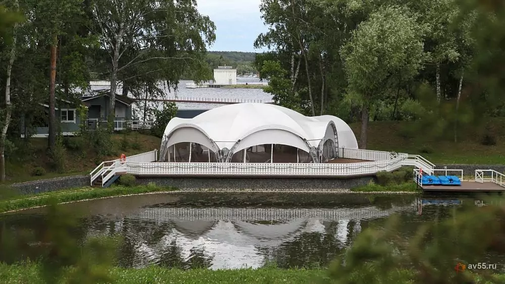 Iksha River Club — Chapiteau « Ozero » — photo 1