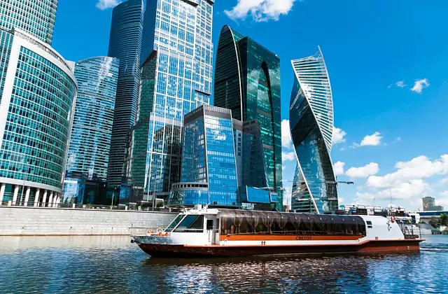 RED BOAT — Motor Ship Svetoch