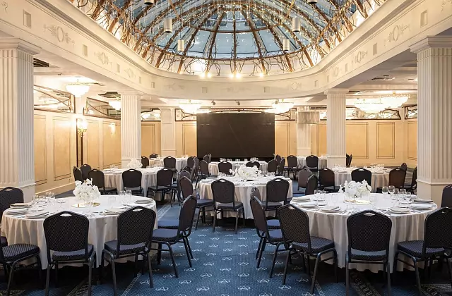 Hotel „Ambassador“ – Saal „Ambassador“