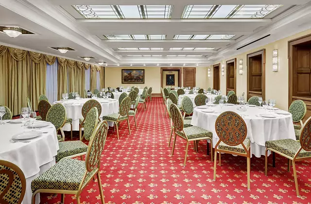 Hotel «National» — Saal «Petrowski»