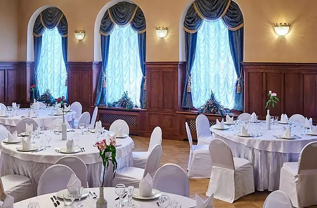 Petro Palace Hotel — Oak Hall