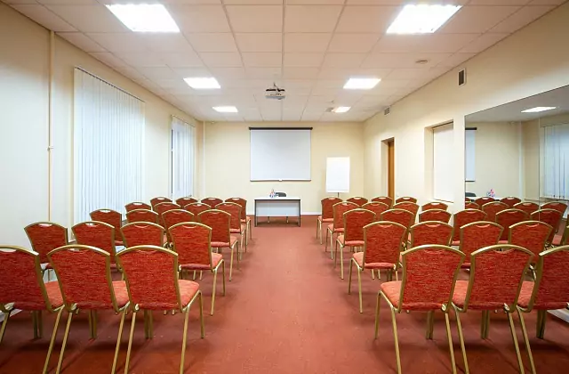 Hotel «Oktyabrskaya» — Mirror Conference Hall