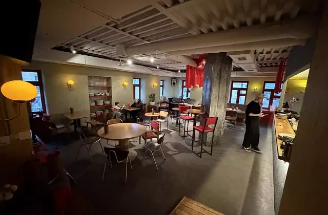 Bilardolu bar — Novokuznetskaya'da Konak