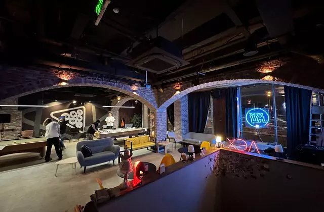 Bar s bilyarno. — Bar «BTK»
