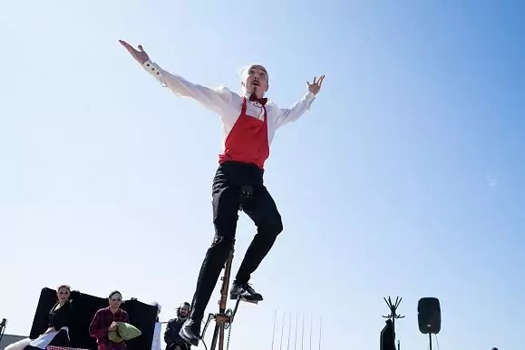 Juggler Ruslan Shamshadinov