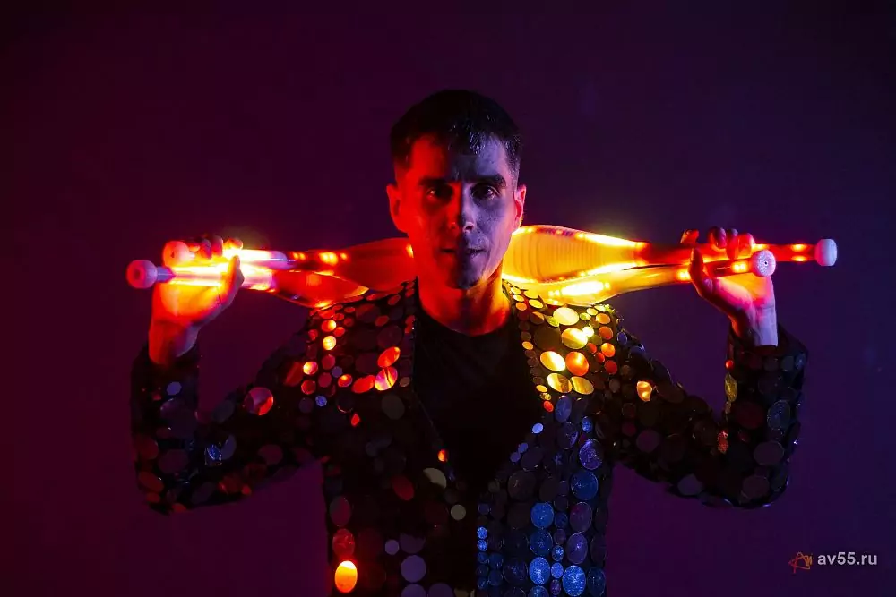 Juggler Denis Kuryatkov — photo 1