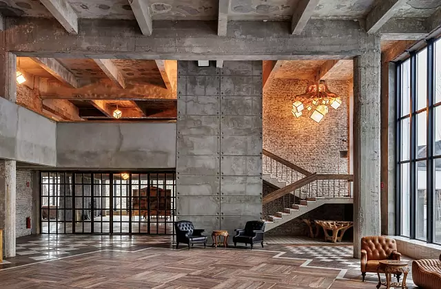 LOFT HALL #8 „Serp i Molot“ — Welcome Hall