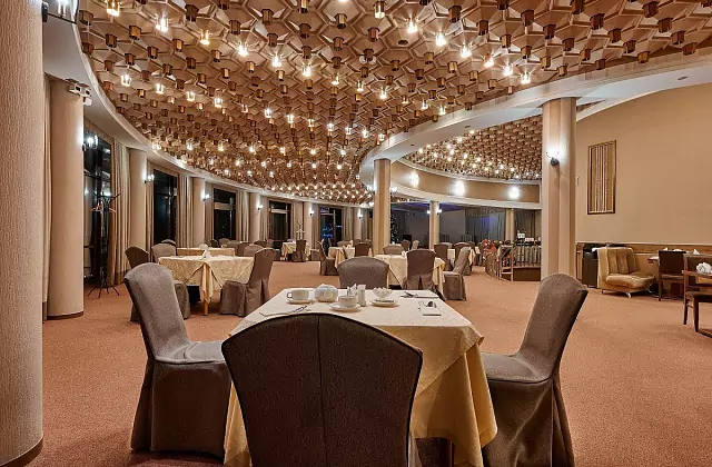 Hotel complex «Turist» — Restaurant «Globus»