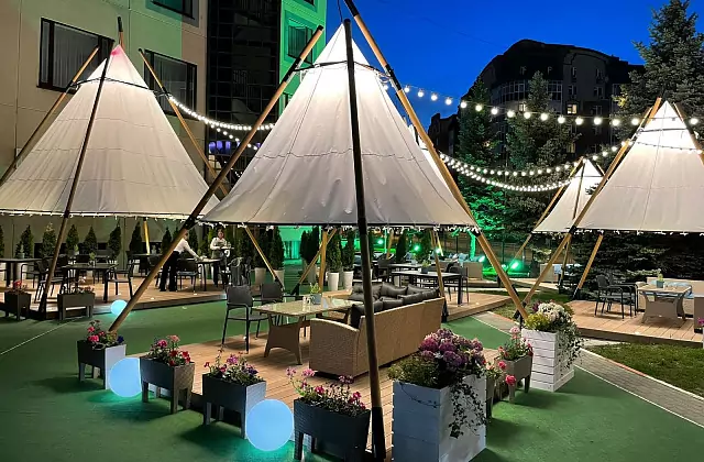 DoubleTree by Hilton — Terrasse Shater