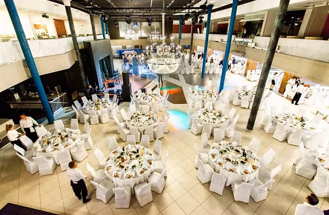 Restaurant « Moskva » — Centre de conférence