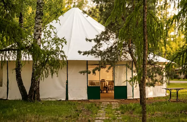 Park "Na Koroleva" — dome tent