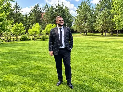 Sunucu Georgy Tsarkov