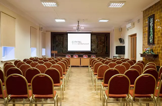 Hotel "Oktyabrskaya" — Kaminnyy kholl