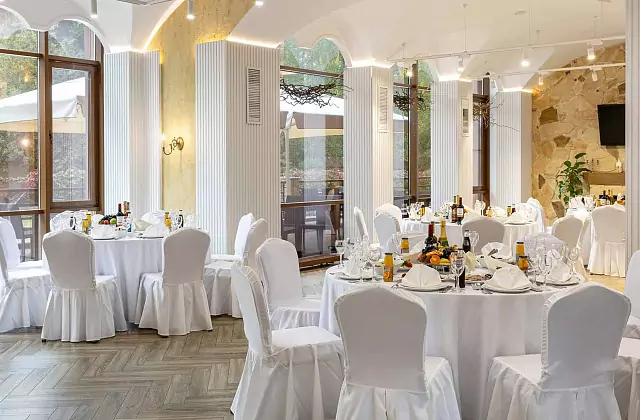 Areal — Restaurant «Alperi»