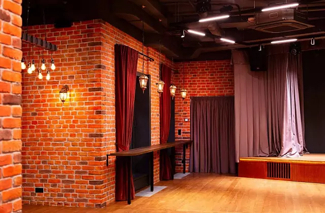 Theater 21