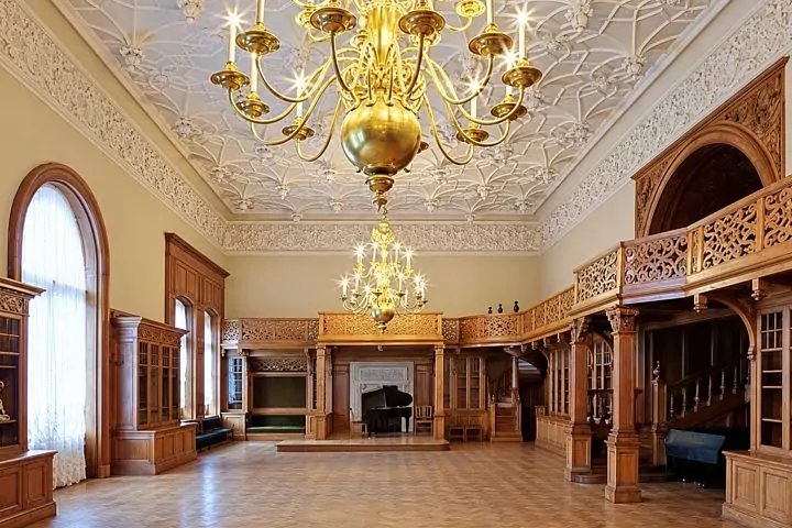 St. Petersburg'da etkinlikler için saraylar