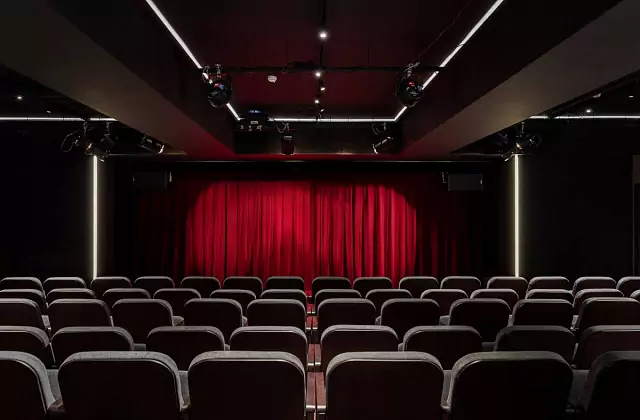 Théâtre « Légende » — salle de concert