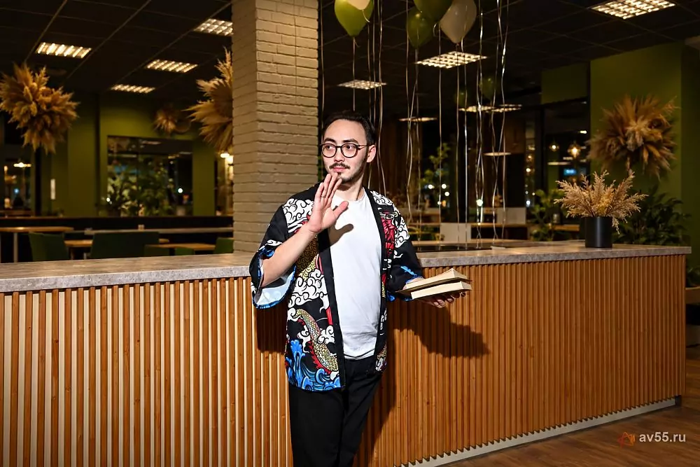 Illusionist magician Max Tref — photo 1