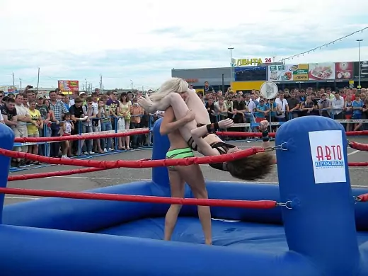 Women's wrestling