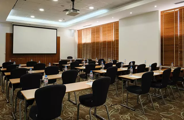Holiday Inn Moskova Sokolniki — «Arbat» Salonu