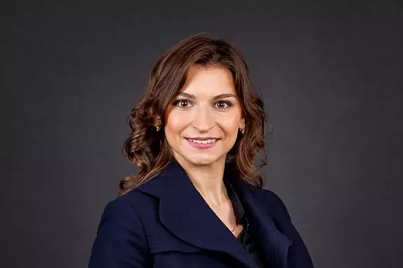 Consecutive interpreter Elena Petrova