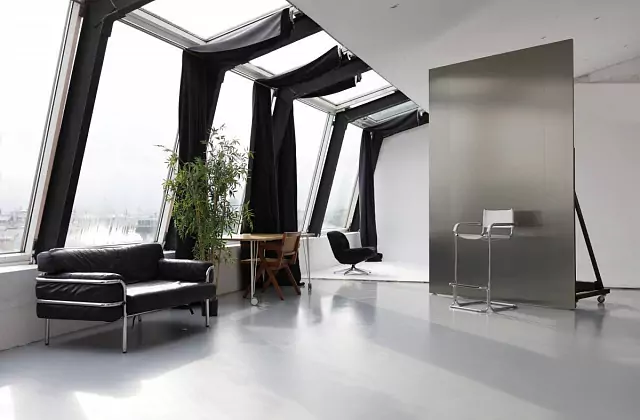 SKYPOINT STUDIO — 上层
