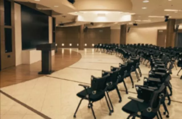 Centre d'affaires « Tour Nord » — Salle de conférence « Polious »