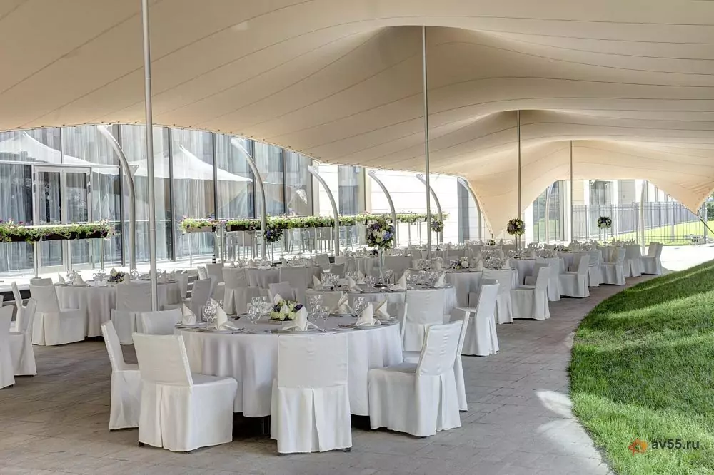 DoubleTree by Hilton Moscow – Marina — Sommerzelt auf der Piazza — Foto 1