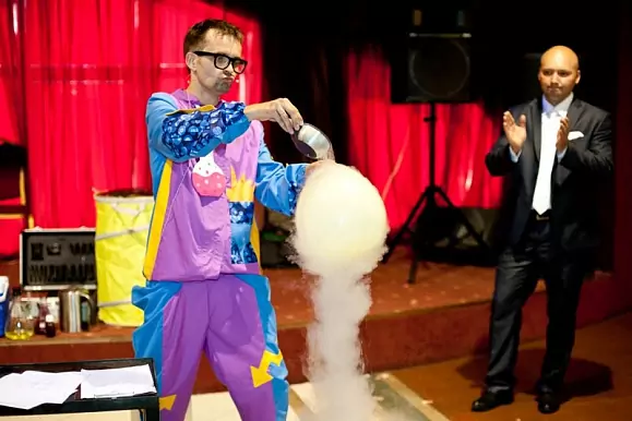 Spectacle d'expériences scientifiques