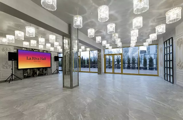 La Riva Hall — Hall Grey
